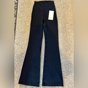 Lululemon Groove SHR Nulu Flared Pant Regular NWT
